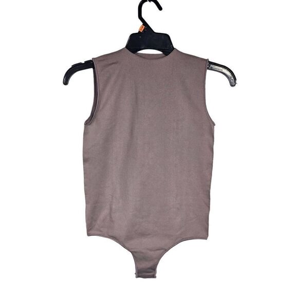 Skims Essential bodysuit Nwot - Picture 1 of 9